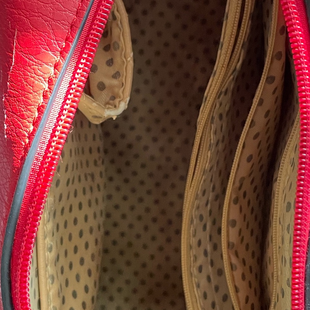 Red bag - Picture 3 of 3